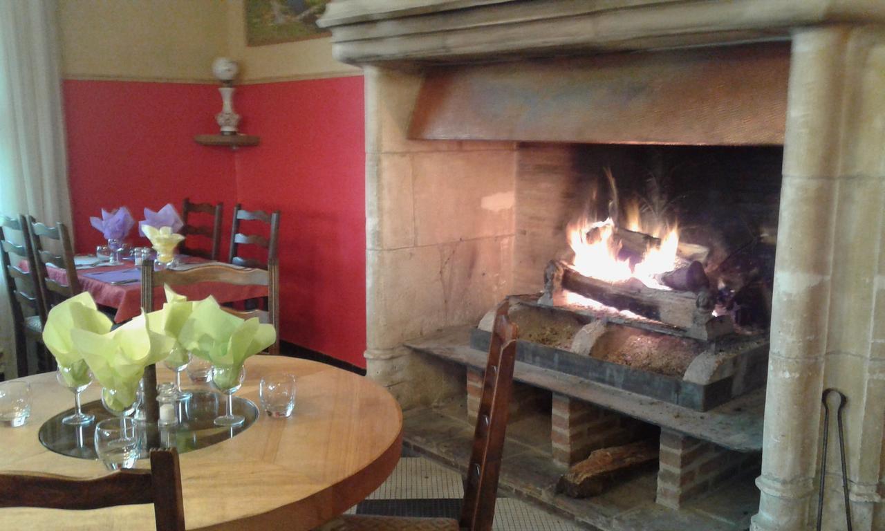 Hotel-Restaurant Le Rouffillac Carlux Buitenkant foto