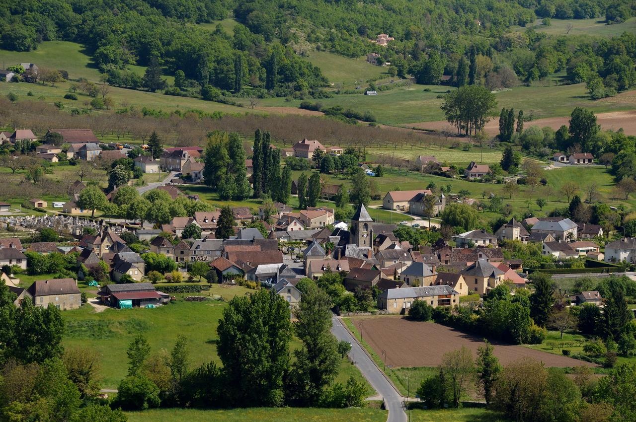 Hotel-Restaurant Le Rouffillac Carlux Buitenkant foto